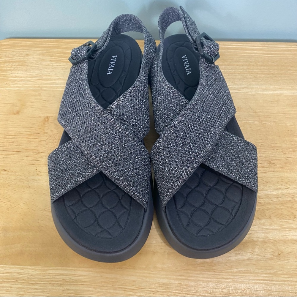Vivaia Kara AdaptAll Sport Sandal Grey Metallic Sz 10.